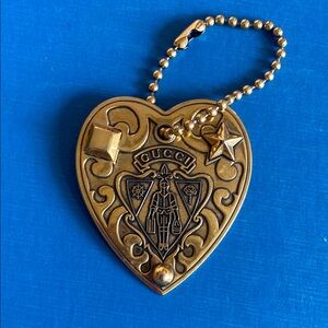 Uncommon Gucci Gold Heart-Shaped Keychain, Charm or Pendant